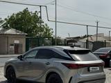 Lexus RX 500h 2023 года за 33 500 000 тг. в Шымкент – фото 4