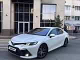 Toyota Camry 2021 года за 13 600 000 тг. в Караганда