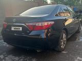 Toyota Camry 2015 года за 6 500 000 тг. в Актобе – фото 2