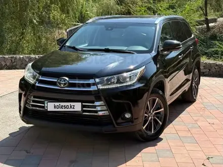 Toyota Highlander 2018 года за 16 500 000 тг. в Алматы