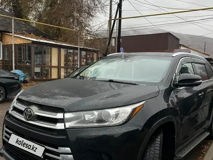 Toyota Highlander 2018 года за 16 500 000 тг. в Алматы – фото 3