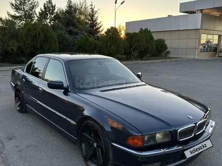 BMW 730 1997 года за 3 100 000 тг. в Алматы – фото 2