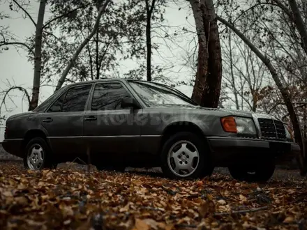 Mercedes-Benz E 250 1988 года за 1 750 000 тг. в Лисаковск – фото 2