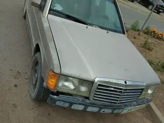Mercedes-Benz 190