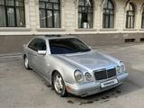 Mercedes-Benz E 320 1998 года за 3 500 000 тг. в Алматы
