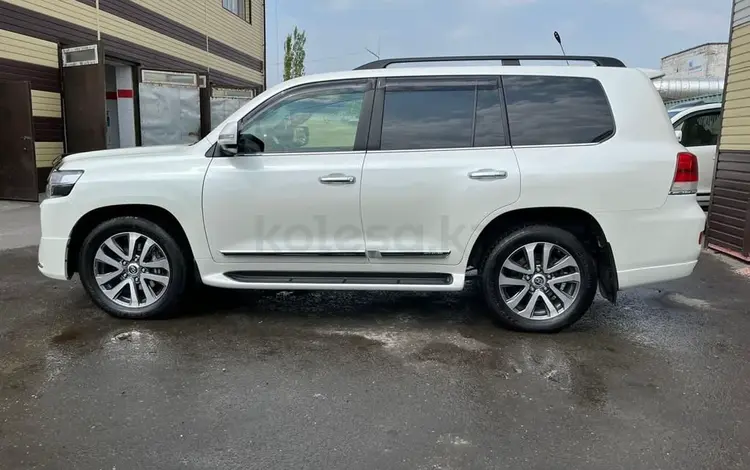 Toyota Land Cruiser 2017 годаүшін35 000 000 тг. в Павлодар