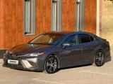Toyota Camry 2019 года за 9 800 000 тг. в Шымкент – фото 3