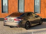 Toyota Camry 2019 года за 9 800 000 тг. в Шымкент – фото 4