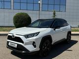 Toyota RAV4 2021 года за 15 790 000 тг. в Караганда