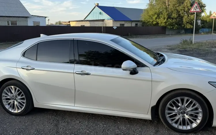 Toyota Camry 2019 года за 15 300 000 тг. в Караганда