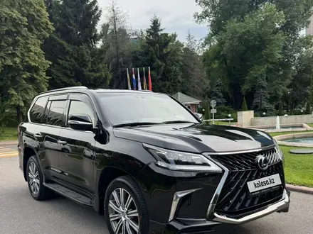 Lexus LX 570 2017 года за 41 000 000 тг. в Алматы – фото 2