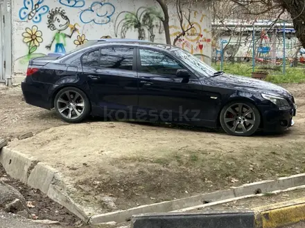 BMW 550 2004 года за 7 800 000 тг. в Шымкент – фото 23