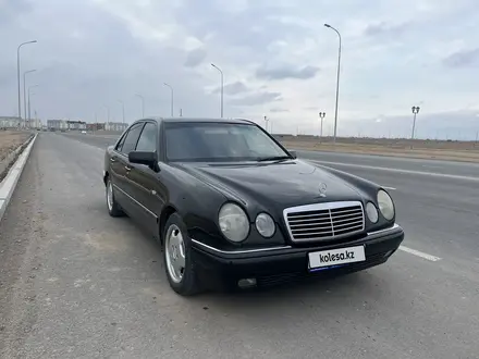 Mercedes-Benz E 280 1998 года за 4 200 000 тг. в Туркестан – фото 2