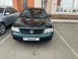 Volkswagen Passat 1998 годаfor2 000 000 тг. в Астана