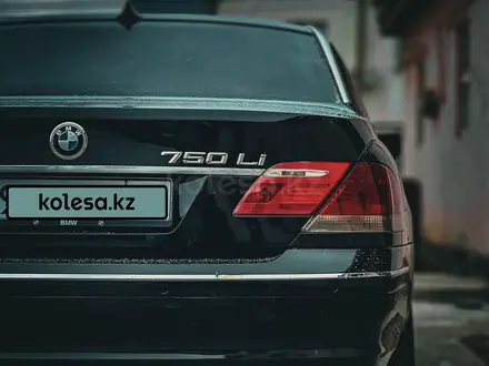 BMW 750 2006 года за 6 300 000 тг. в Атырау – фото 2