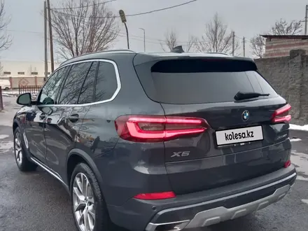 BMW X5 2020 года за 40 000 000 тг. в Шымкент – фото 9