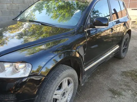 Volkswagen Touareg 2004 года за 4 100 000 тг. в Кокшетау – фото 2