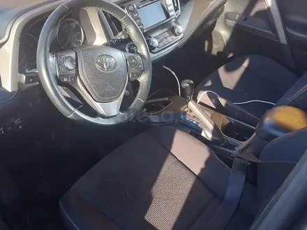 Toyota RAV4 2018 года за 7 500 000 тг. в Уральск – фото 5