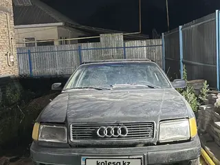 Audi 100