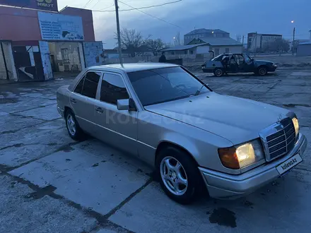 Mercedes-Benz E 230 1992 года за 1 500 000 тг. в Кызылорда – фото 3