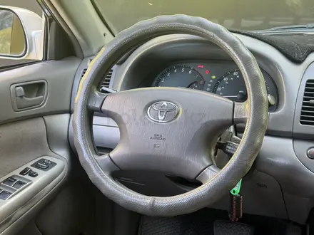 Toyota Camry 2003 года за 5 000 000 тг. в Семей – фото 12