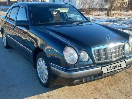 Mercedes-Benz E 240 1998 года за 3 600 000 тг. в Жалагаш – фото 2