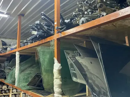 Стекло заднее правое форточка N за 15 000 тг. в Астана