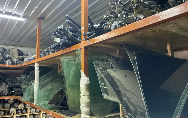 Стекло заднее правое форточка Nүшін15 000 тг. в Астана