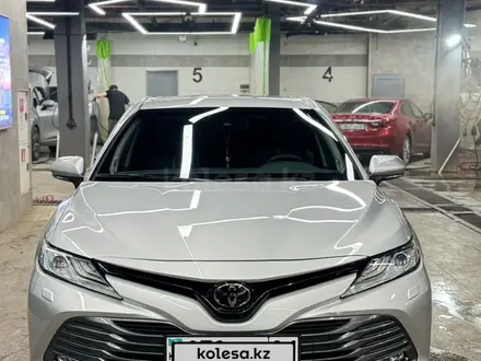 Toyota Camry 2021 года за 17 000 000 тг. в Астана