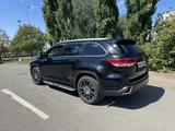 Toyota Highlander 2019 годаүшін20 400 000 тг. в Семей – фото 3