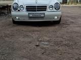 Mercedes-Benz E 200 1998 года за 2 000 000 тг. в Астана