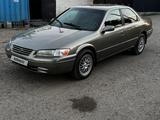 Toyota Camry 1999 года за 2 700 000 тг. в Алматы – фото 2
