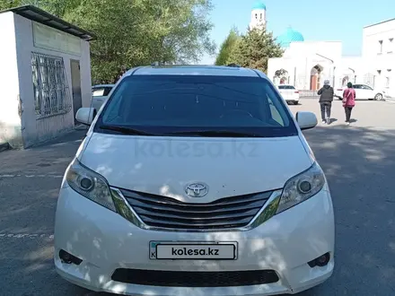 Toyota Sienna 2014 года за 12 500 000 тг. в Алматы