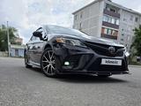 Toyota Camry 2017 года за 9 500 000 тг. в Туркестан – фото 2