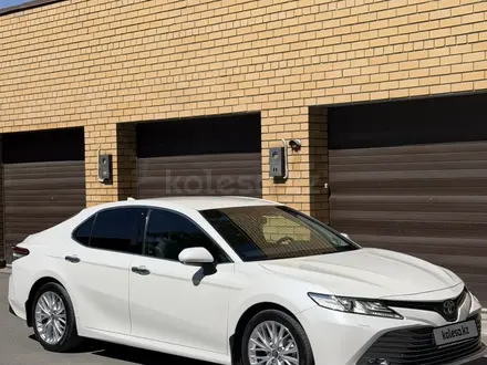 Toyota Camry 2018 года за 15 000 000 тг. в Семей