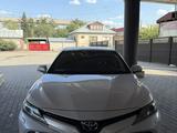 Toyota Camry 2018 года за 14 500 000 тг. в Семей – фото 4