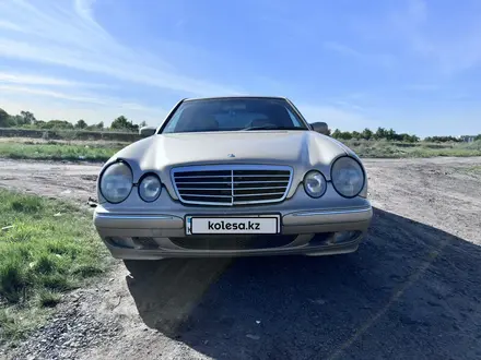 Mercedes-Benz E 320 2000 года за 3 200 000 тг. в Астана