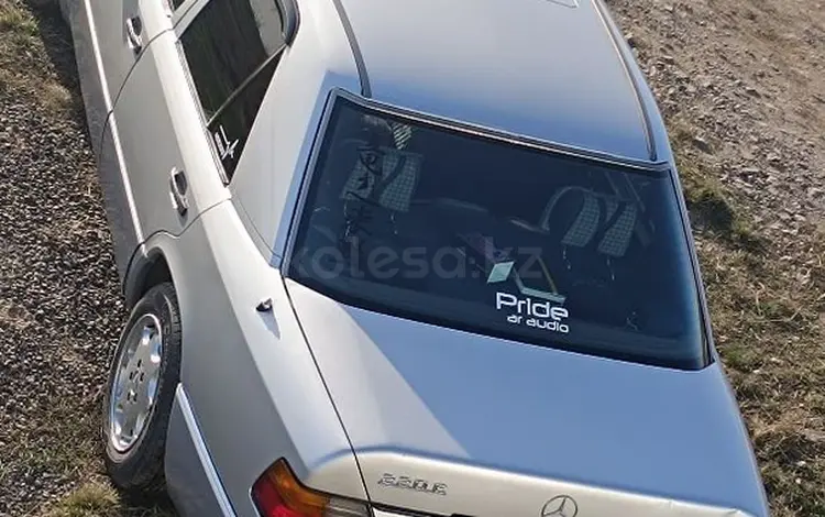 Mercedes-Benz E 200 1990 годаfor1 800 000 тг. в Астана