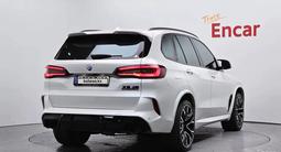 BMW X5 M 2023 года за 49 500 000 тг. в Алматы – фото 2