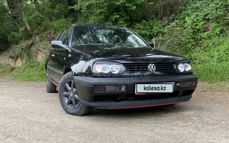 Volkswagen Golf 1993 года за 1 400 000 тг. в Алматы