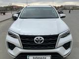 Toyota Fortuner 2022 года за 22 900 000 тг. в Атырау – фото 2