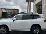 Toyota Land Cruiser 2022 года за 62 000 000 тг. в Астана – фото 4