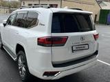 Toyota Land Cruiser 2022 года за 62 000 000 тг. в Астана – фото 2