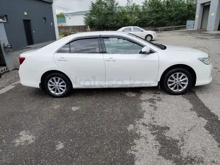 Toyota Camry 2014 года за 8 600 000 тг. в Актобе – фото 5