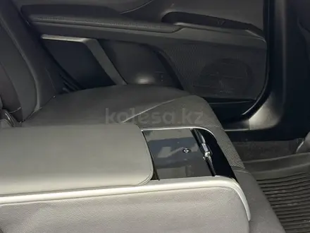 Toyota Camry 2023 года за 17 350 000 тг. в Шымкент – фото 8
