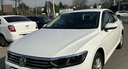 Volkswagen Passat 2017 года за 9 000 000 тг. в Алматы