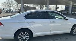 Volkswagen Passat 2017 года за 9 000 000 тг. в Алматы – фото 3