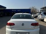 Volkswagen Passat 2017 года за 9 000 000 тг. в Алматы – фото 5