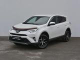 Toyota RAV4 2017 годаfor11 700 000 тг. в Атырау