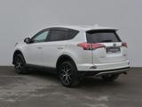 Toyota RAV4 2017 годаfor11 700 000 тг. в Атырау – фото 4